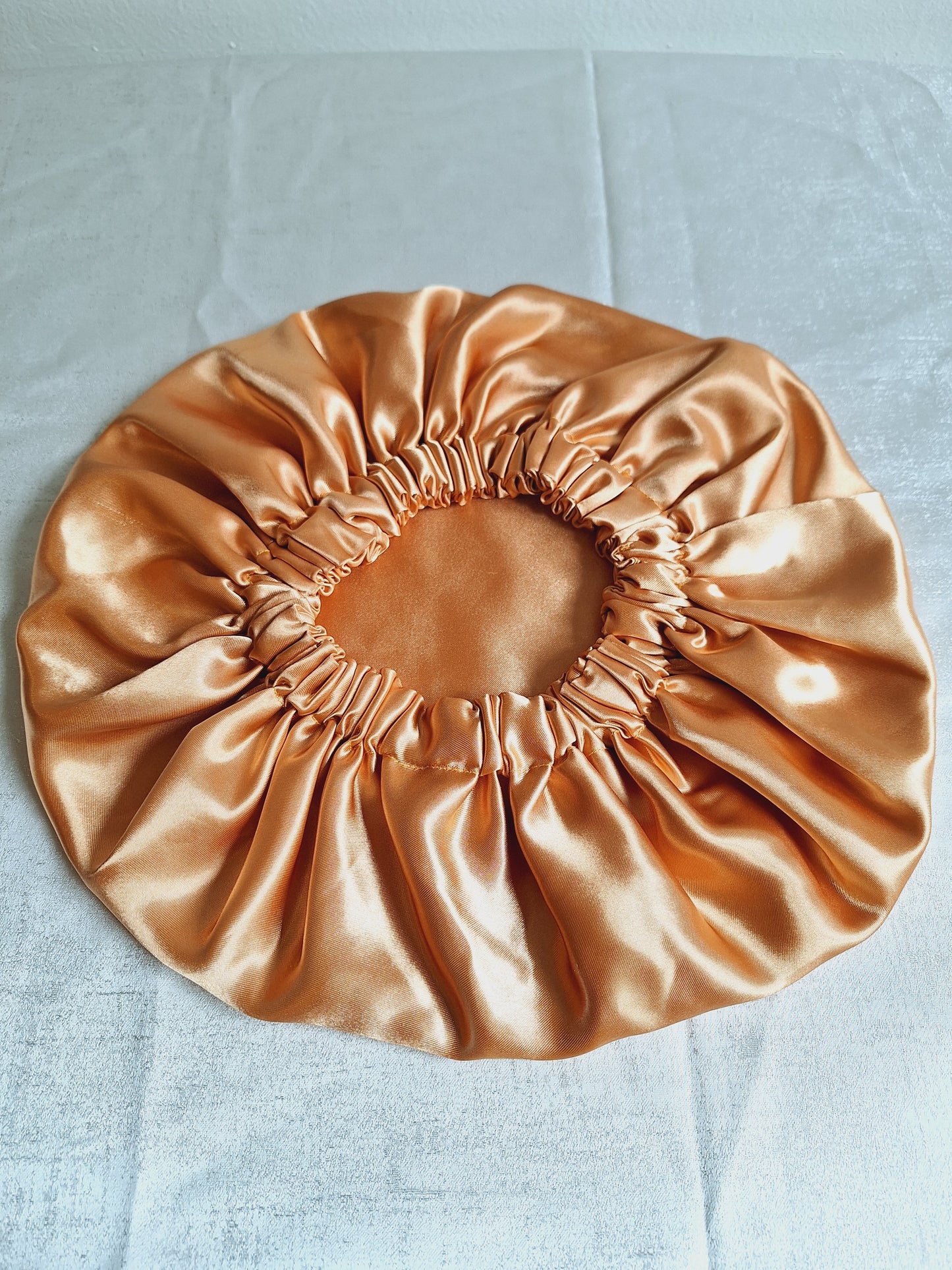 Bonnet en satin