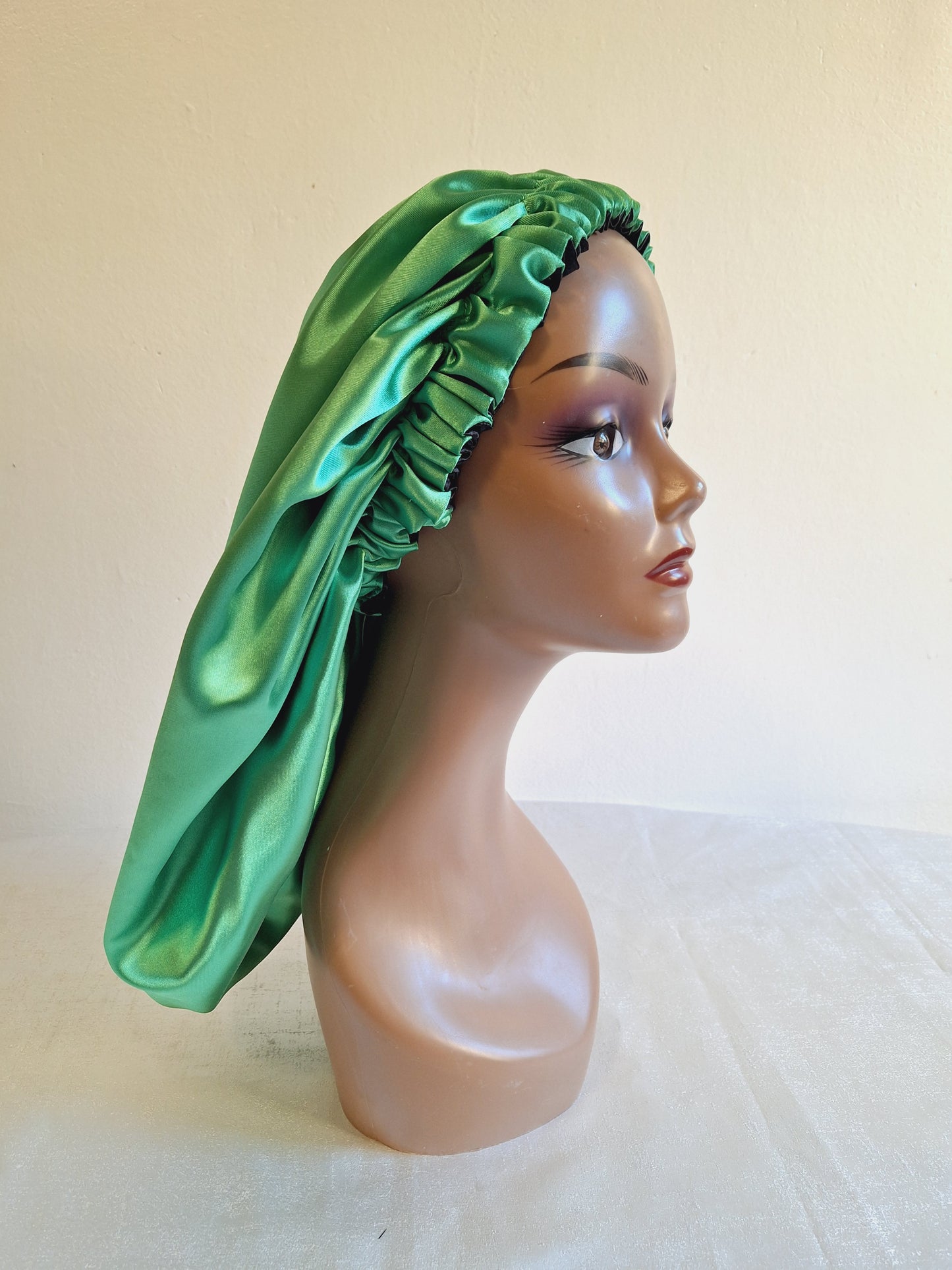 Bonnet en satin XL