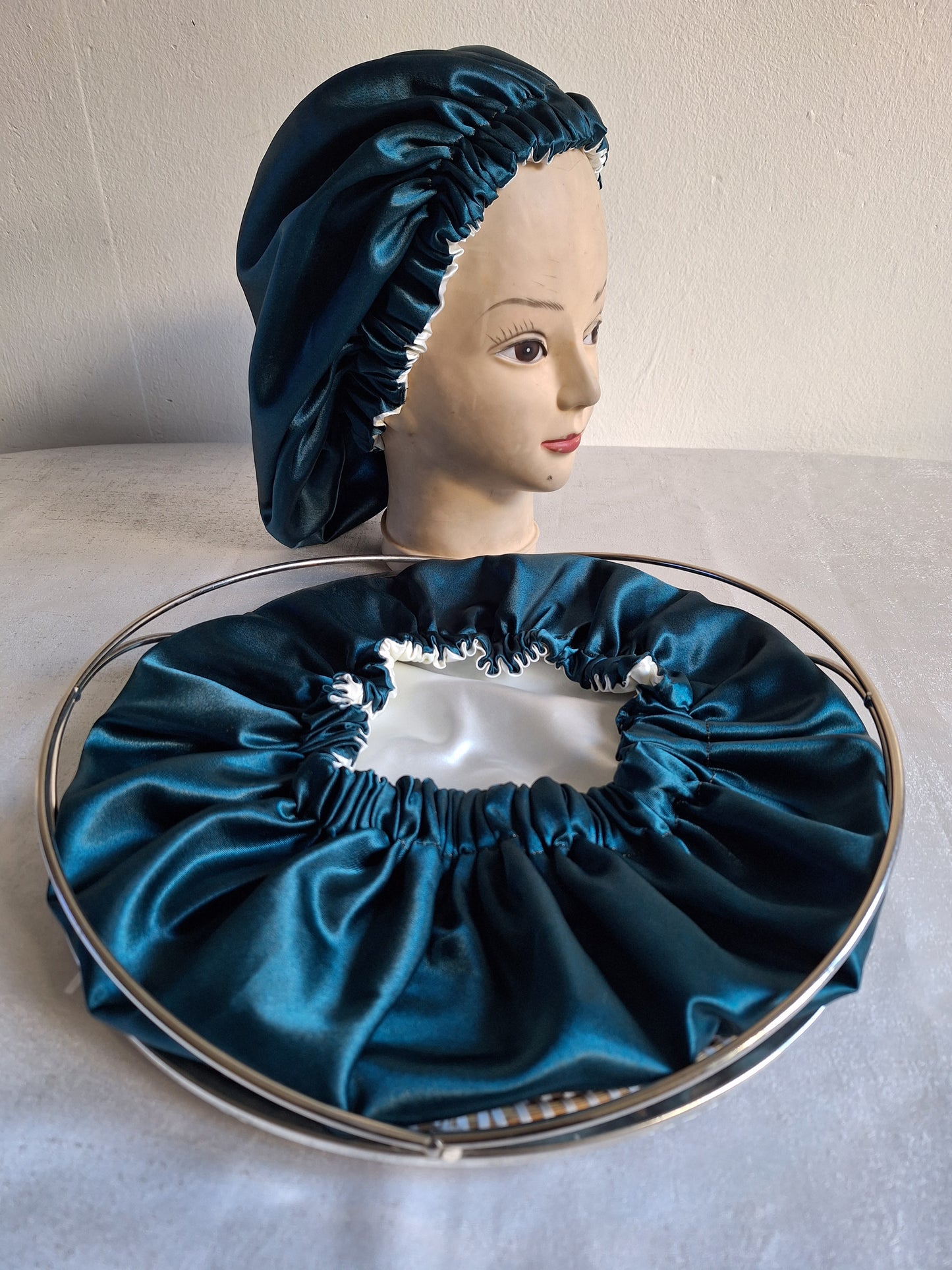 Bonnet en satin