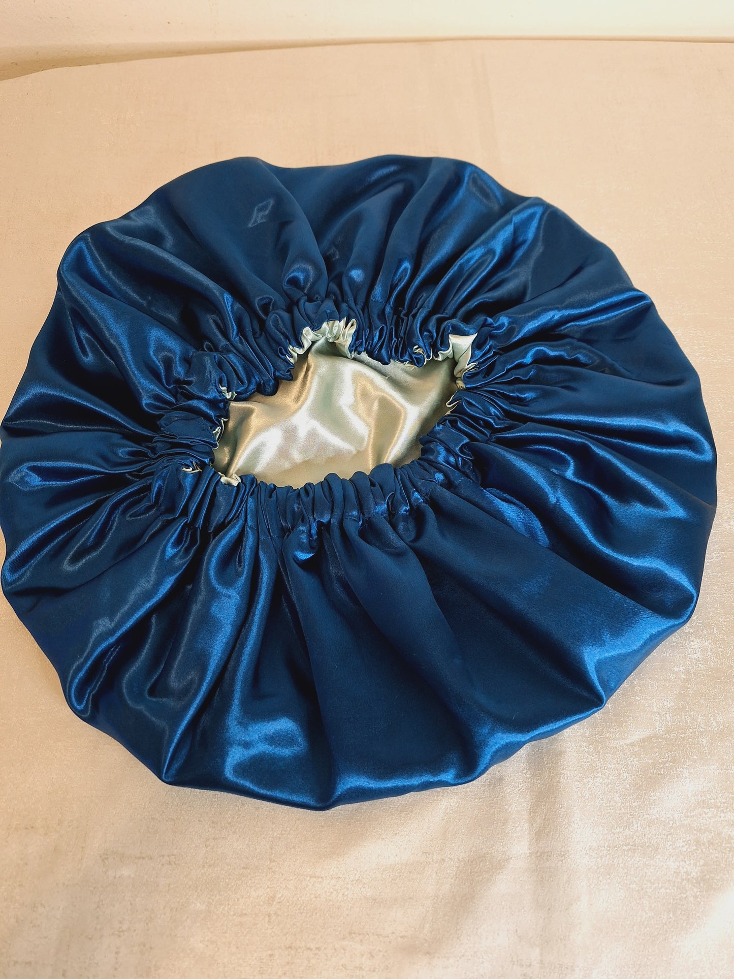 Bonnet en satin XL