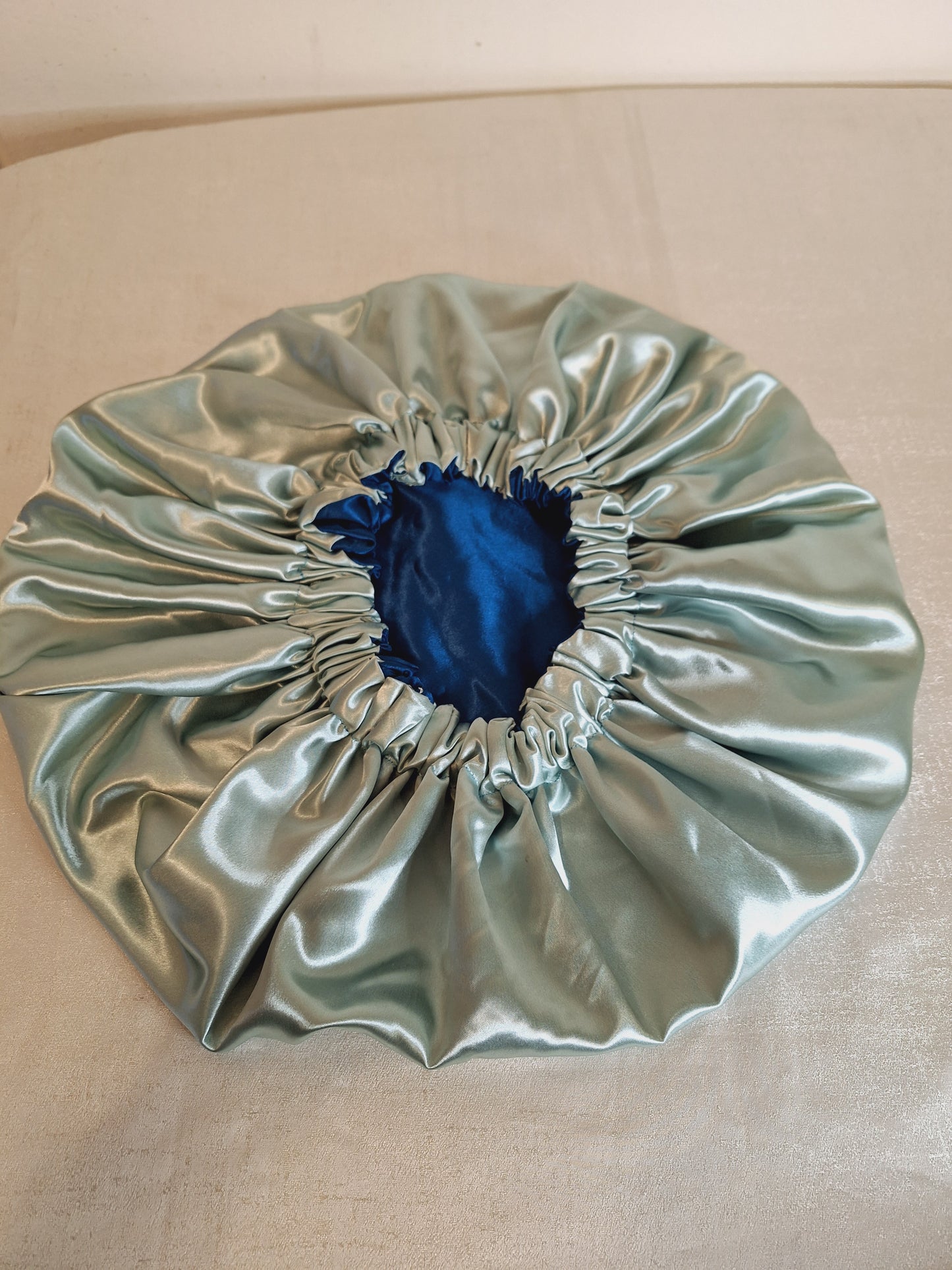 Bonnet en satin XL