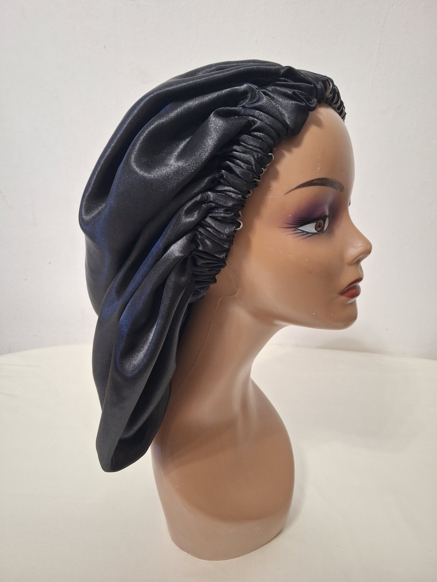 Bonnet en satin XL