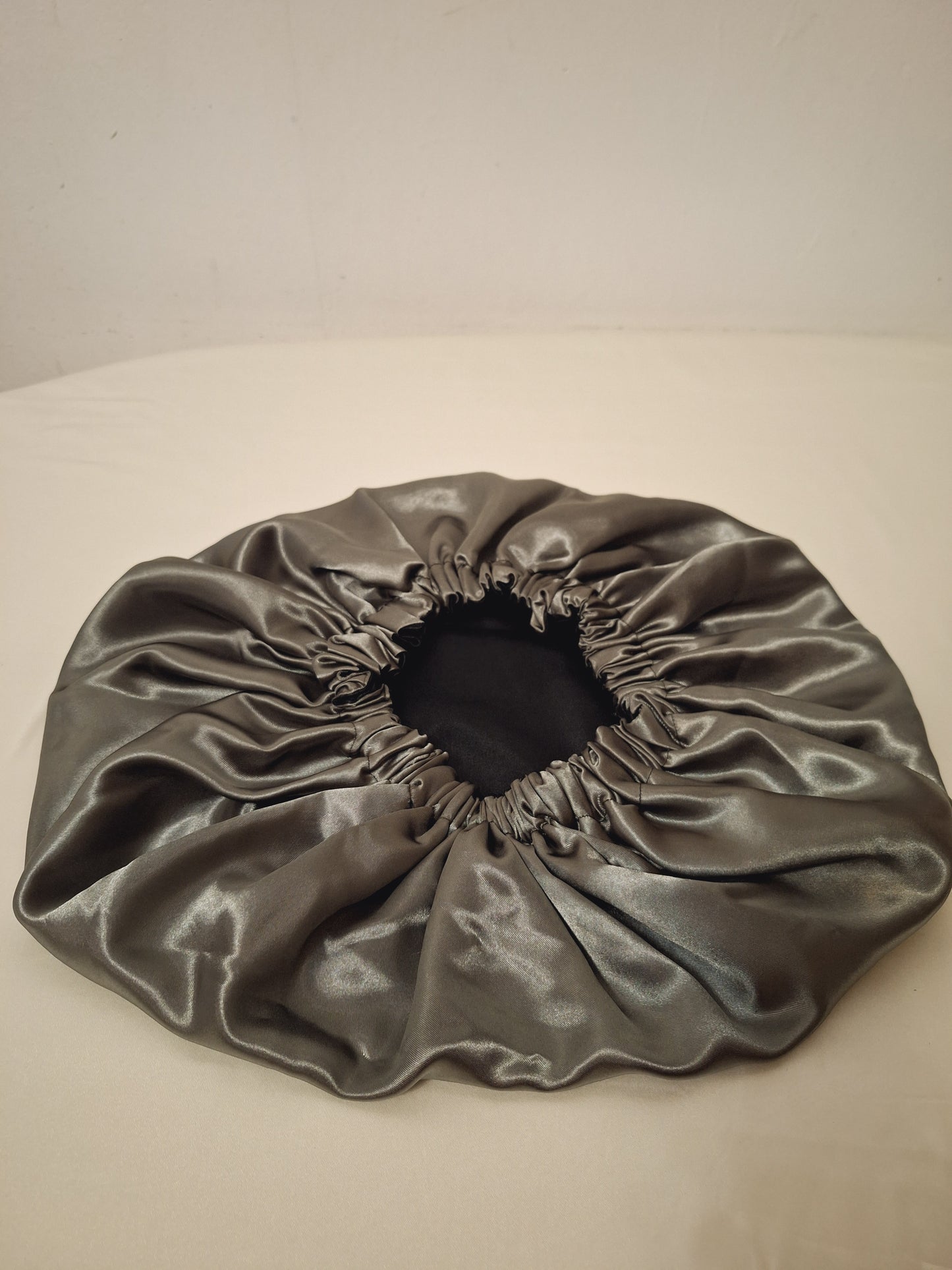 Bonnet en satin XL