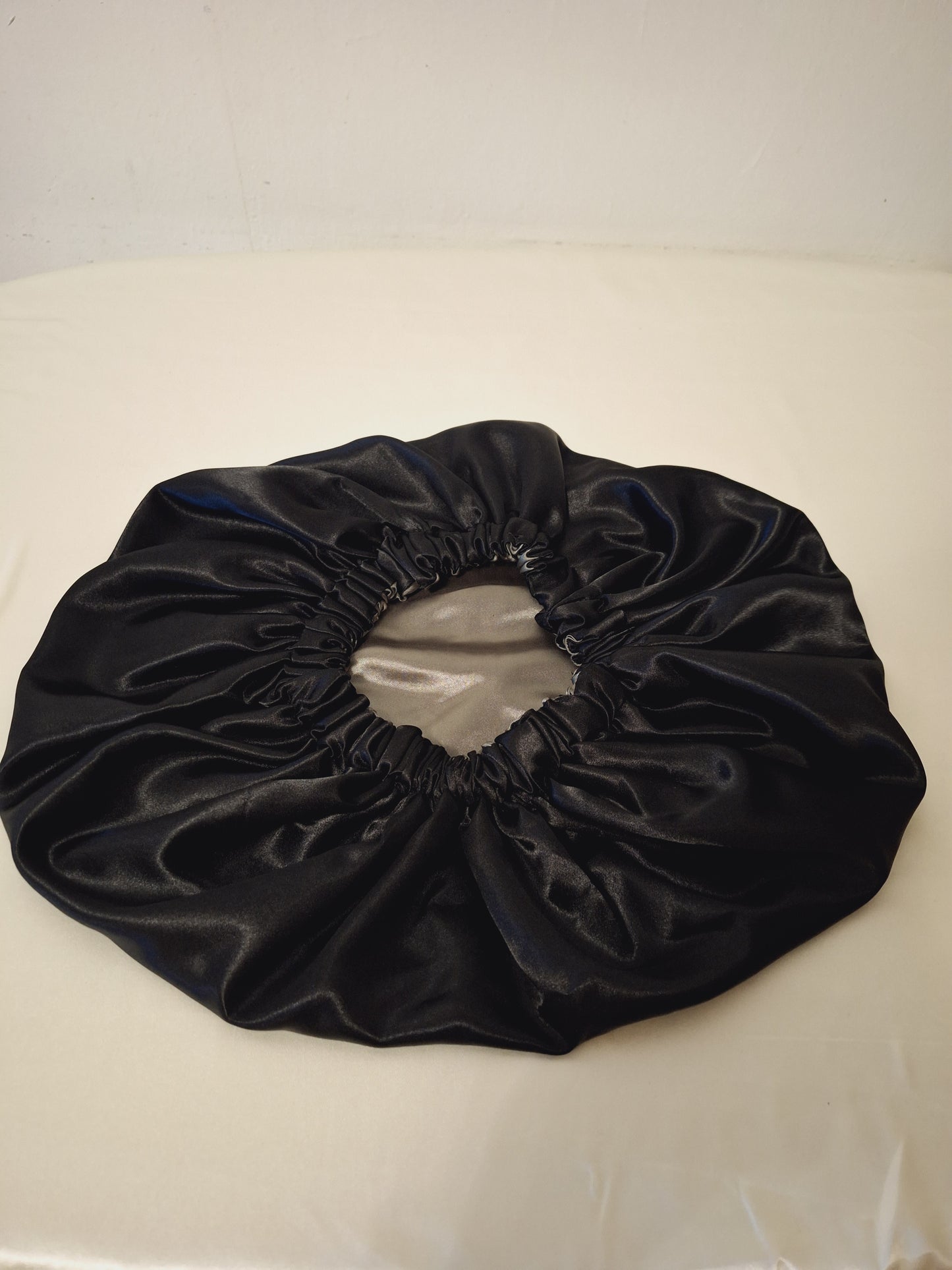 Bonnet en satin XL