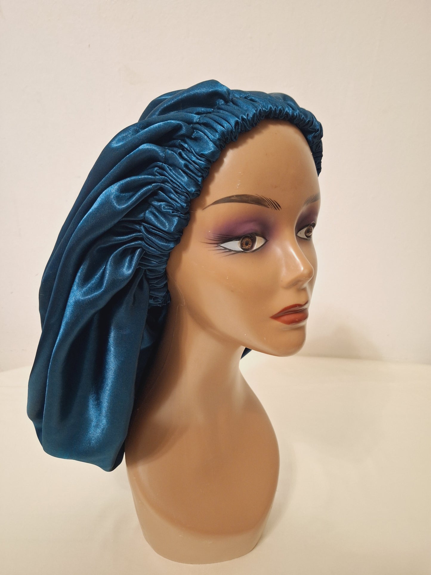 Bonnet en satin XL