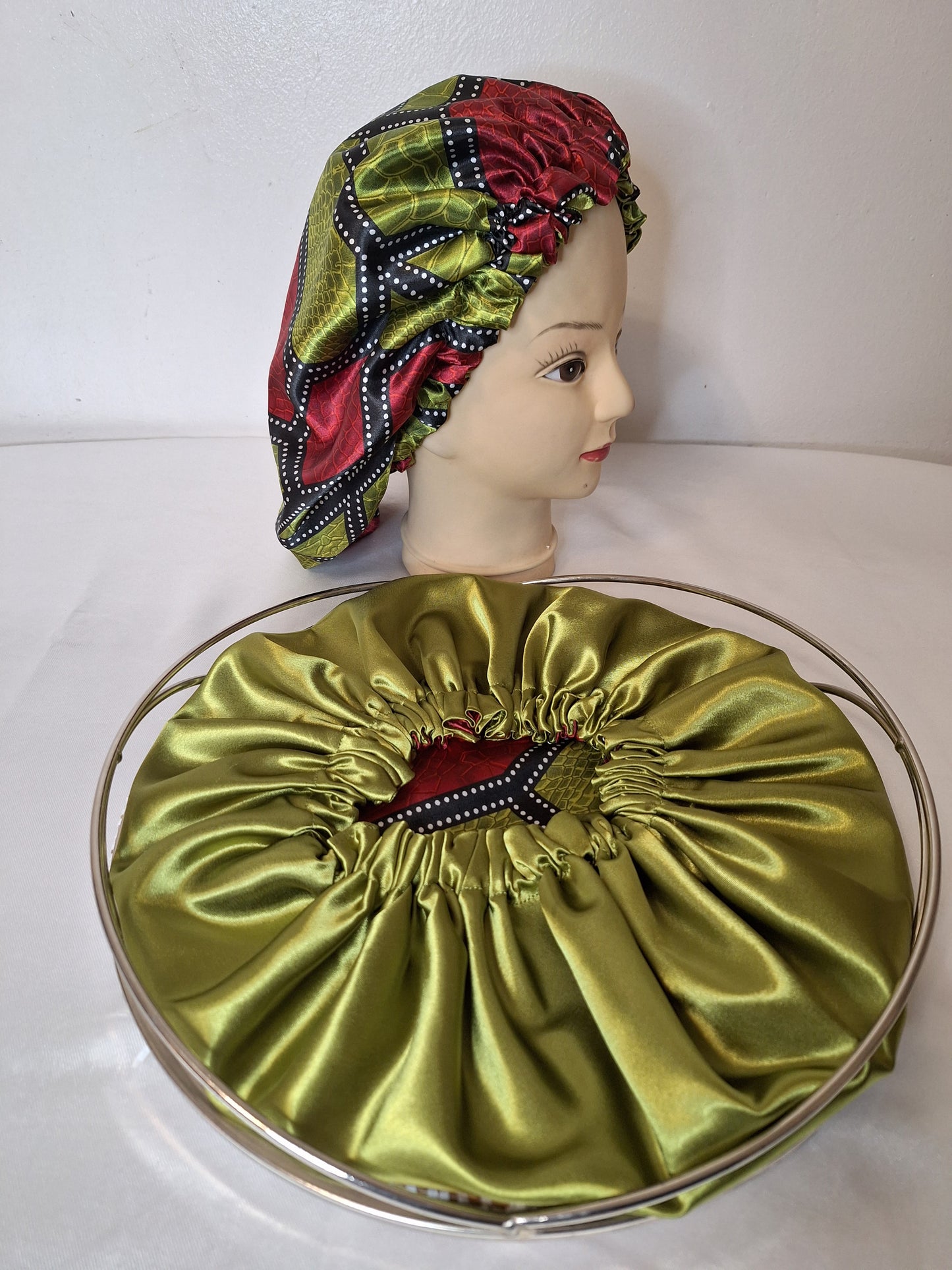 Bonnet en satin