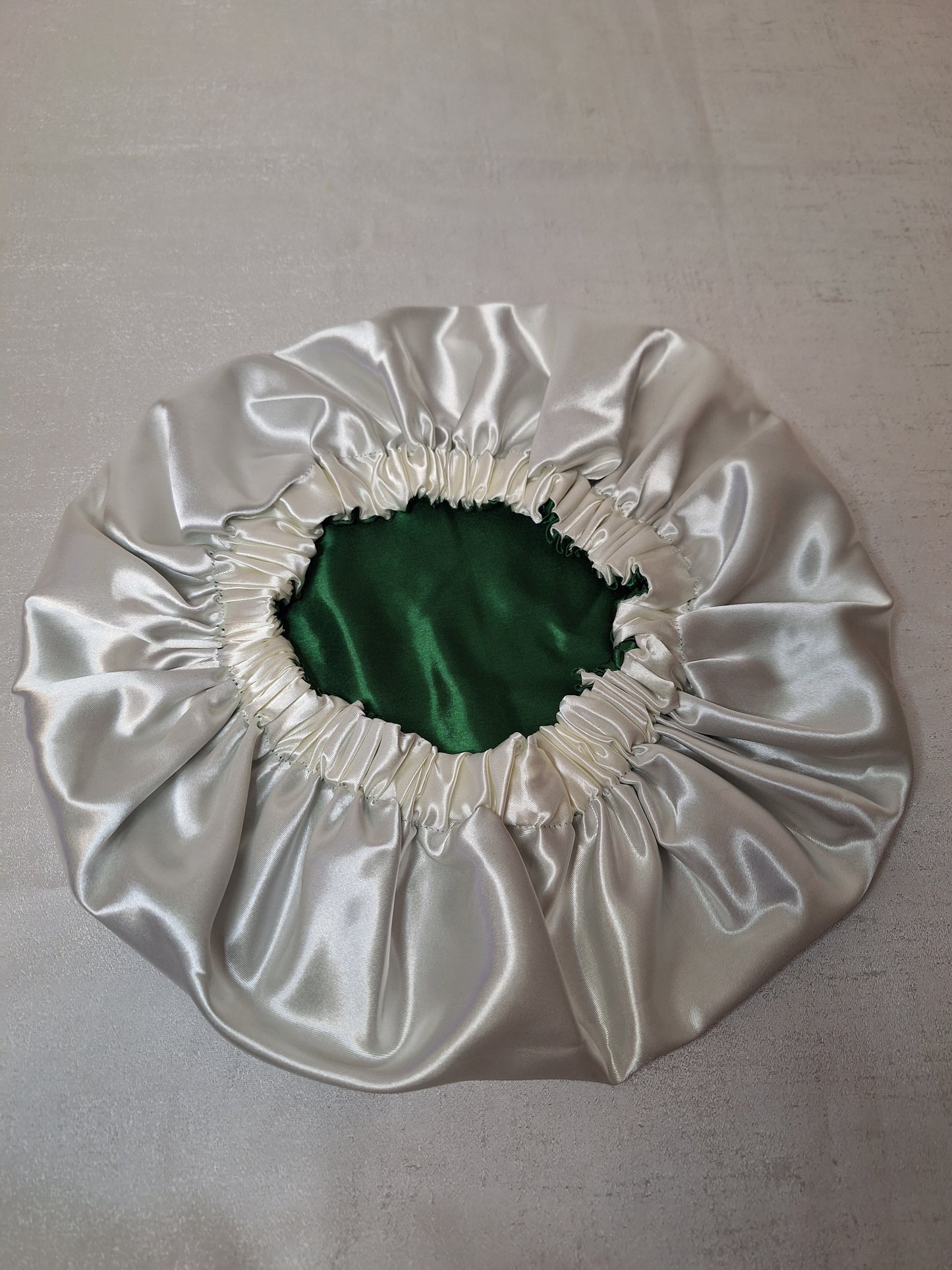 Bonnet en satin